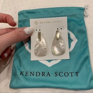 Kendra Scott Marty Ivory MOP earrings